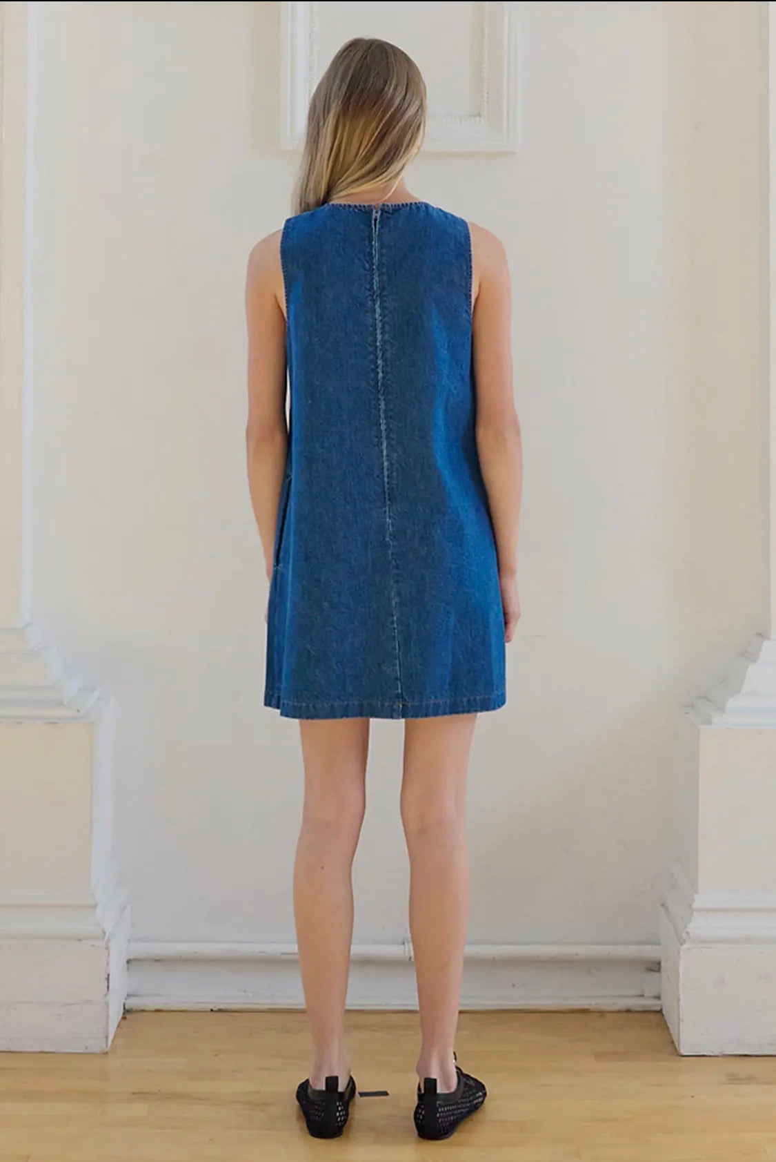Easy Embroidered Dress - L Easy Embroidered Dress - L