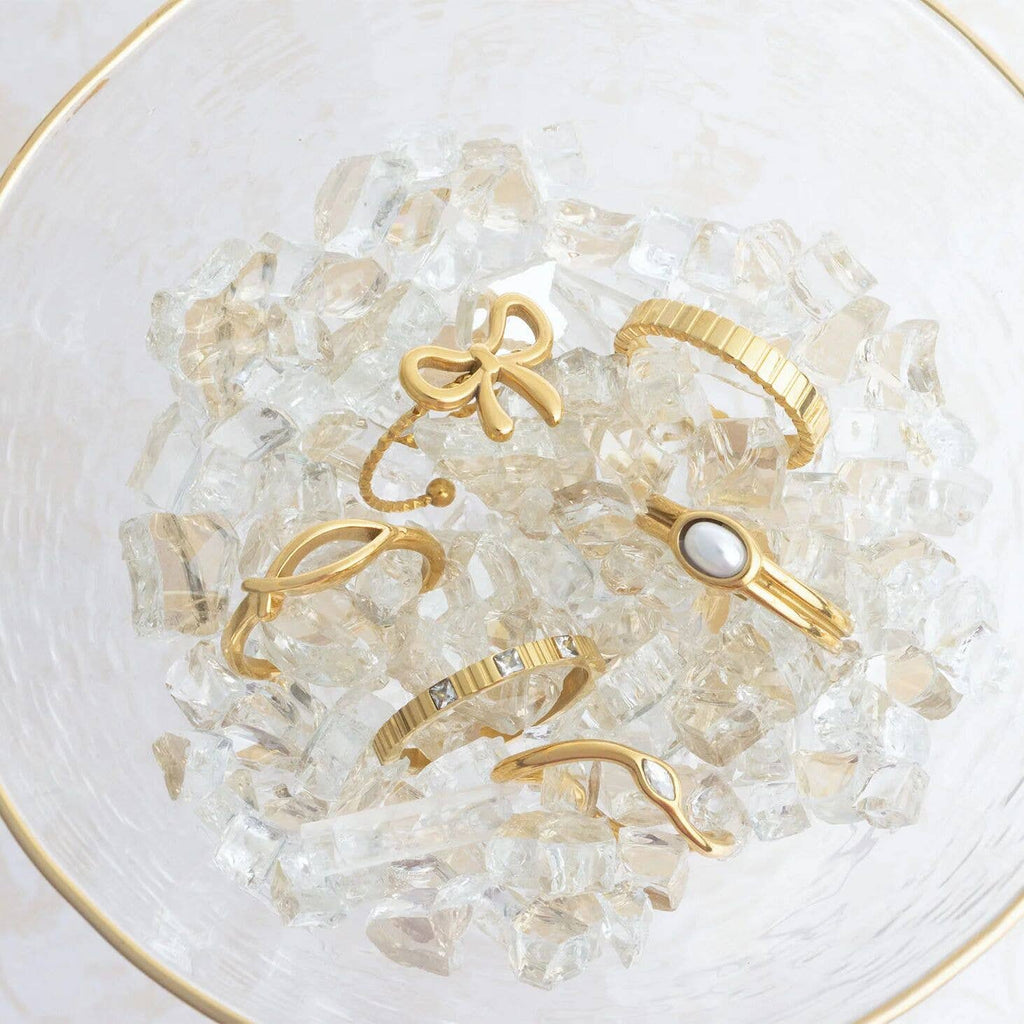 18K Gold PVD Stainless Steel Fluted Stacking Ring: Gold / 6