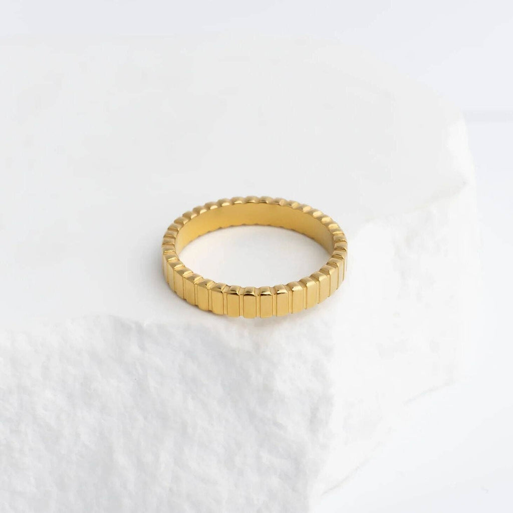 18K Gold PVD Stainless Steel Fluted Stacking Ring: Gold / 6