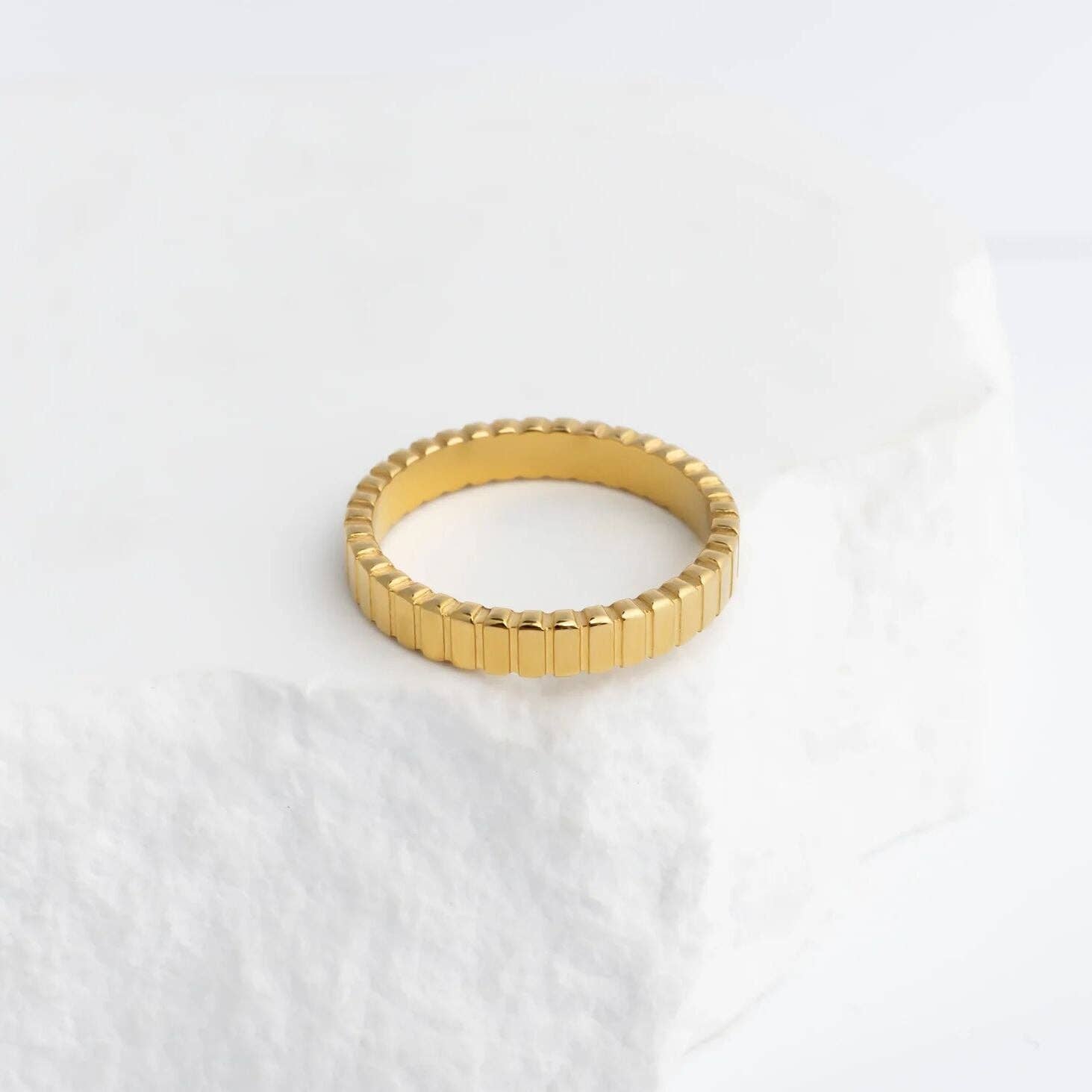 18K Gold PVD Stainless Steel Fluted Stacking Ring: Gold / 6