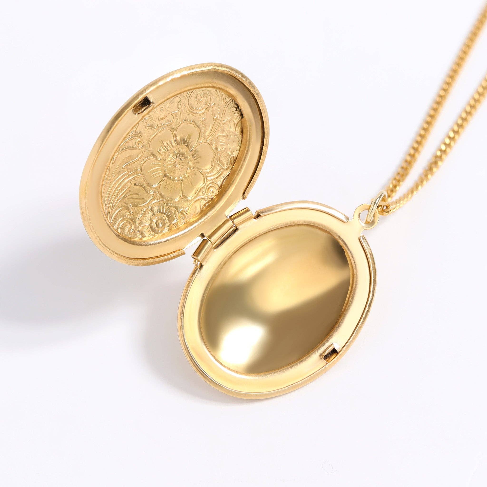 18K Gold PVD Stainless Steel Textured Oval Locket Pendant: Gold
